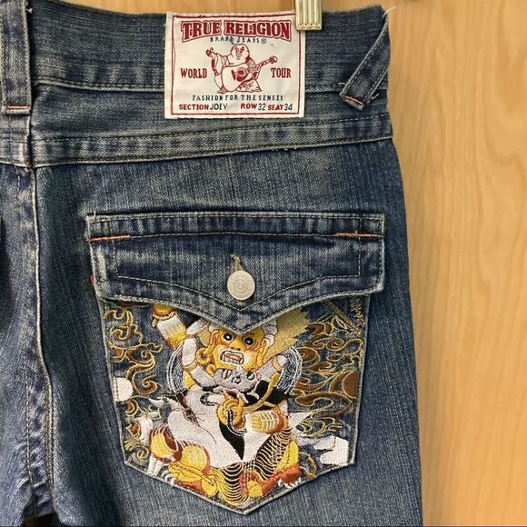 TRUE RELIGION Joey Distressed Wiskering Jeans w/ Embroidered Back Pocket Sz 32 - Picture 1 of 16